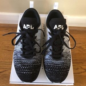 APL Women’s Techloom  Pro shoe 7.5